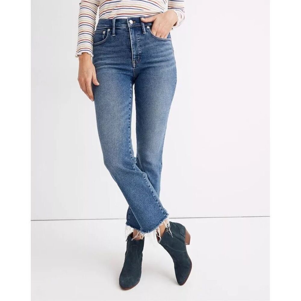 Madewell Cali Demi-Boot Jeans in Enmore Wash:‎ Raw-Hem  size 24 Trending Jeans
